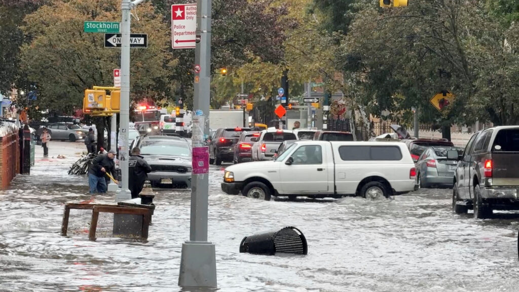 Two people died in New York due to record rainfall: transport and air traffic stopped