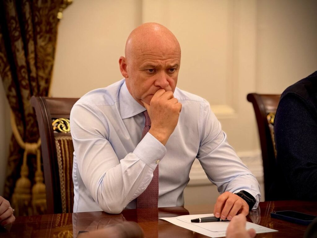 24-hour arrest and e-bracelet: the court chose a preventive measure for Hennadiy Trukhanov