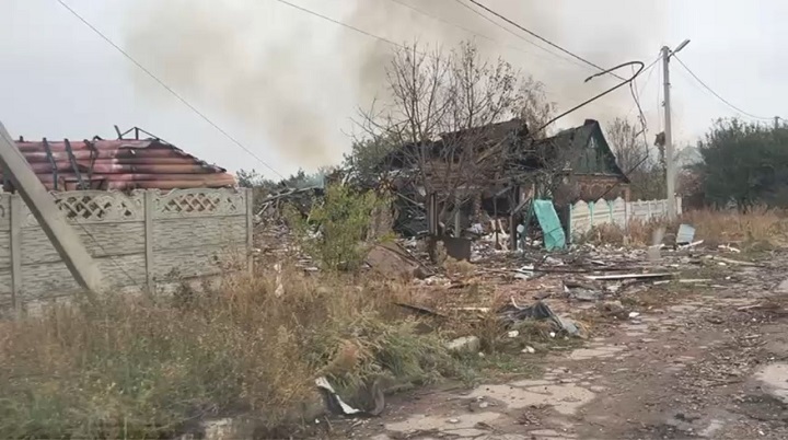 The Russian army carried out an airstrike on Konstantinovka, causing damage.