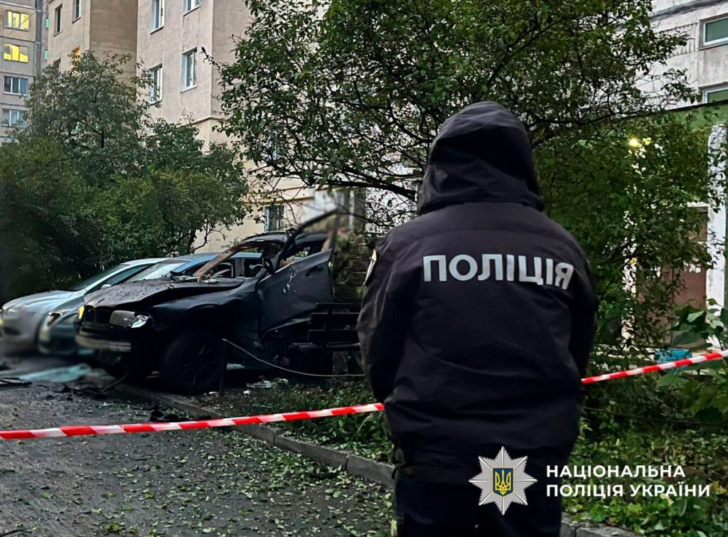 There was no “living space” left: a car was blown up in the Holosiivskyi district of Kyiv
