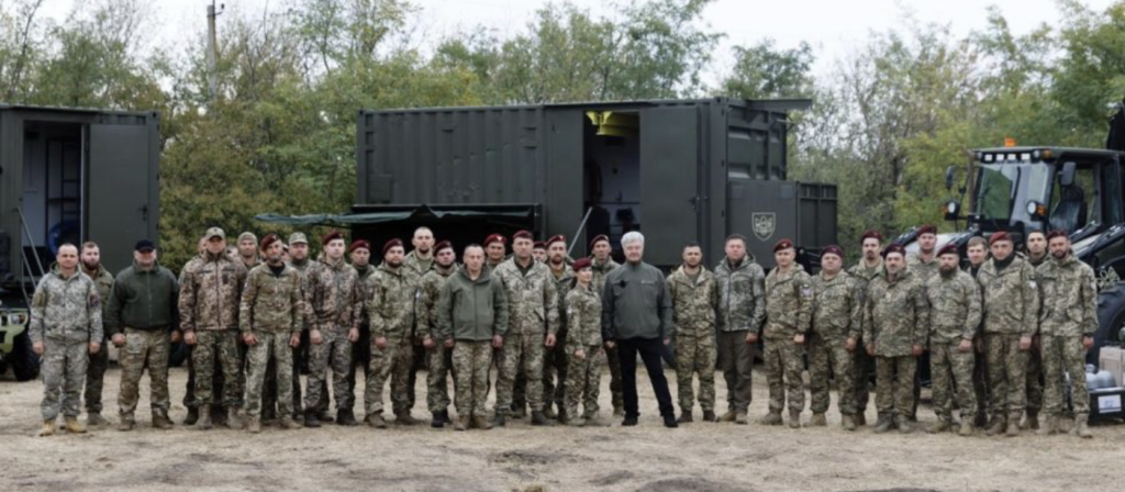 Poroshenko delivered drones, ATVs, and excavators to airborne assault units.