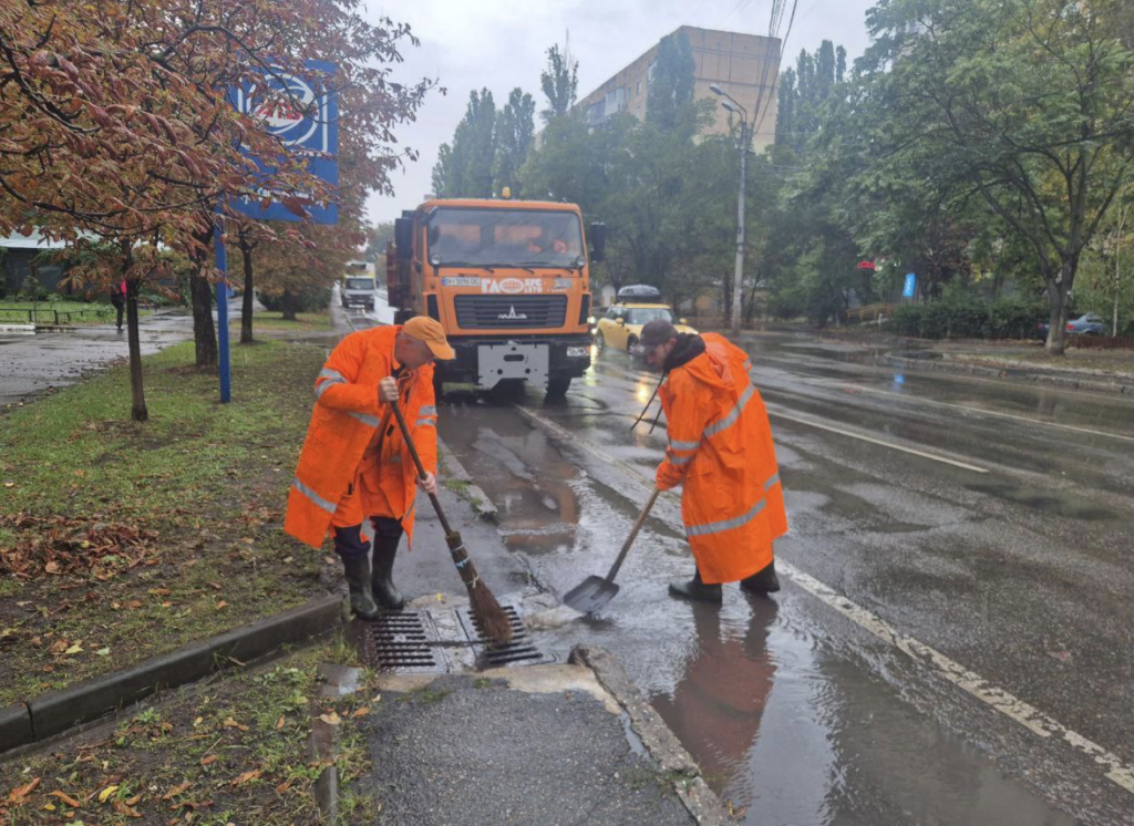 In Odessa, bad weather has caused rising water levels and traffic congestion.