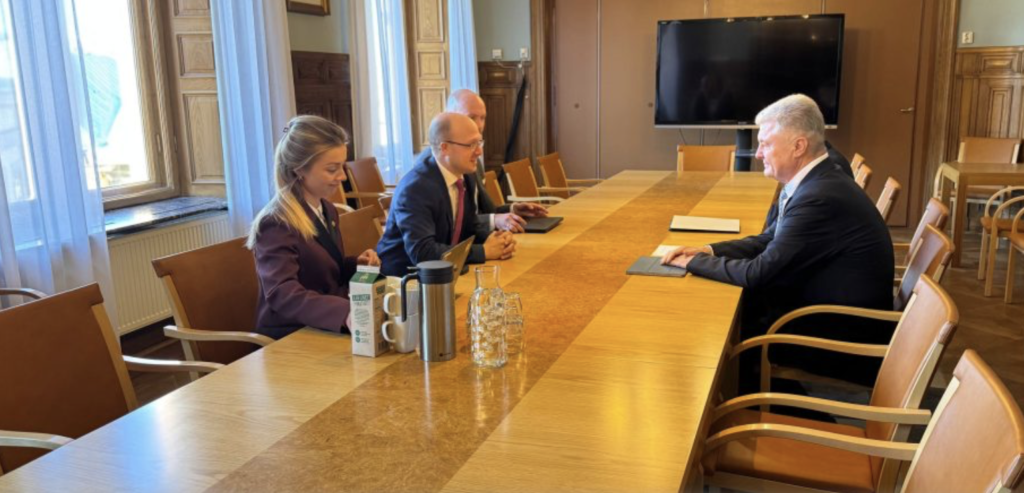 Poroshenko discussed ways to strengthen Ukraine’s air defense with Swedish officials in Stockholm.
