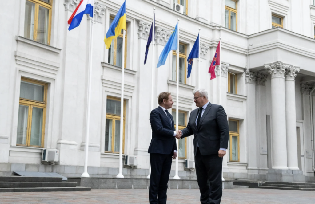 The Netherlands will provide Ukraine with funds to support the energy sector.