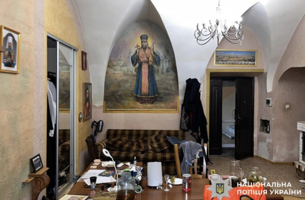 In Khmelnytskyi region, a priest of the Ukrainian Orthodox Church of the Moscow Patriarchate beat his husband to death.