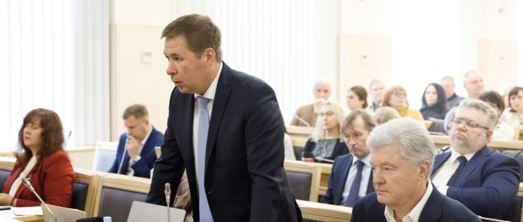 Матеріали, на підставі яких запровадили незаконні санкції проти Порошенка, вносили заднім числом – адвокат