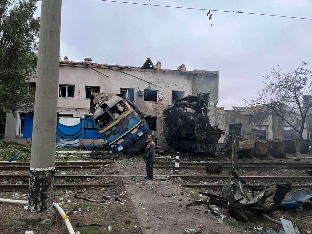З якою метою Росія бʼє по залізничній інфраструктурі: в “УЗ” дали відповідь