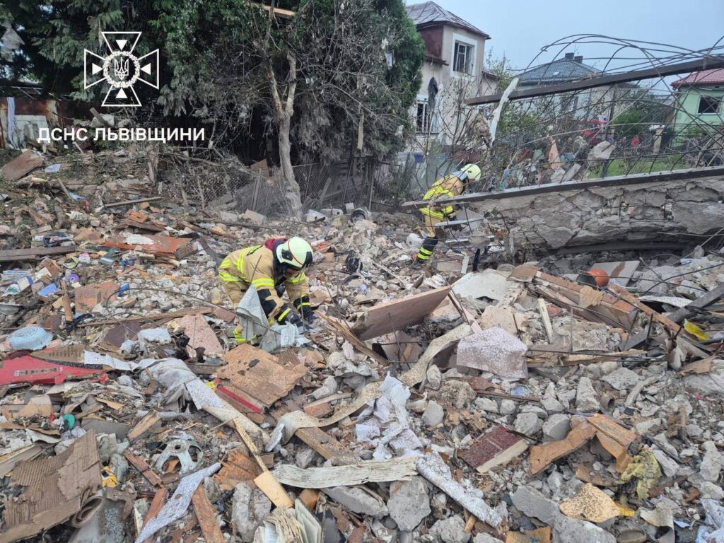 Russian air strike on Lviv region: four people killed