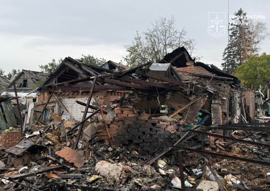 Скинули авіабомби та атакували дроном: на Донеччині одна людина загинула, ще 11 постраждали