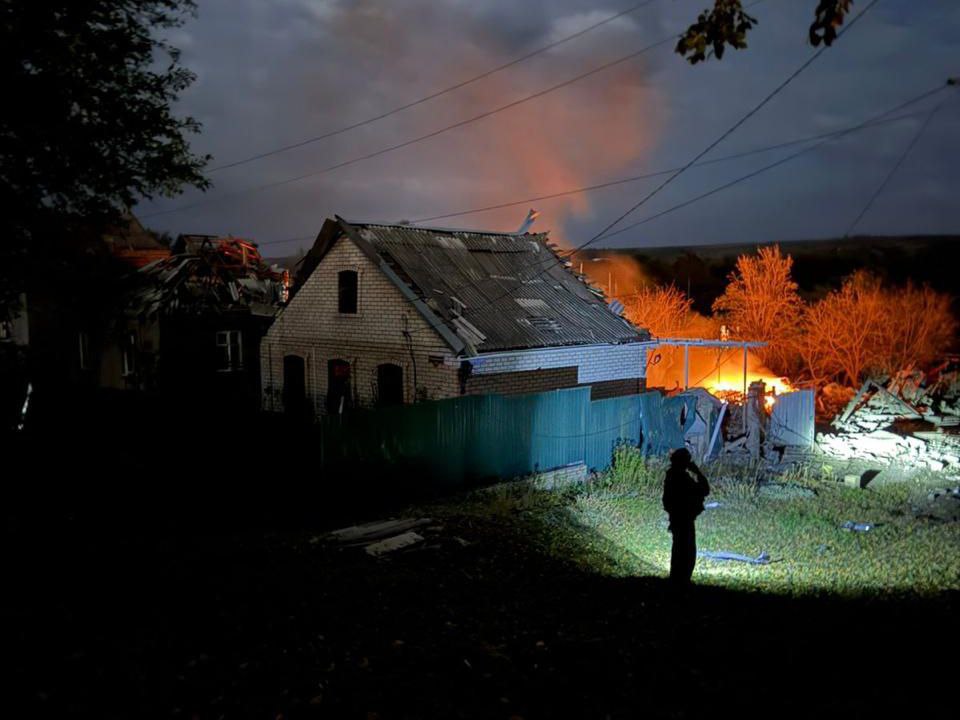 The Russian army attacked infrastructure and civilians in the Donetsk region, killing several people.