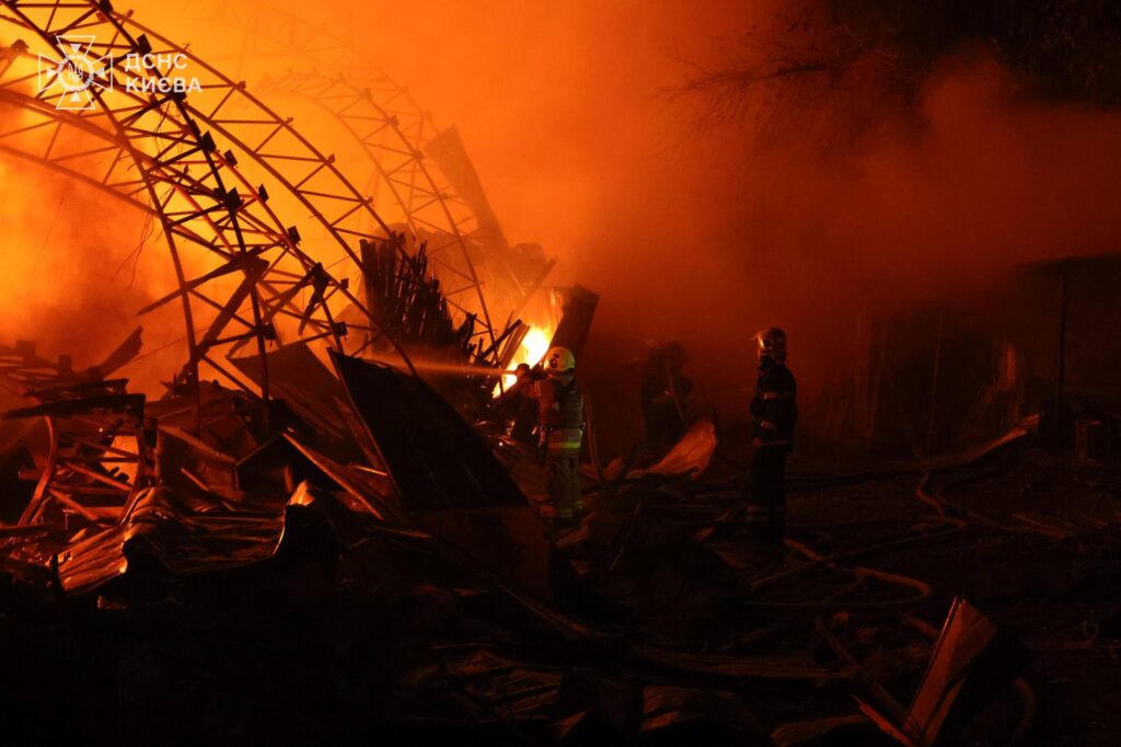 Russian drones attacked Kyiv: there are injuries, housing, kindergarten and synagogue damaged