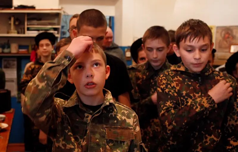 “Ideology from kindergarten”: Russia introduces new programs and military training for children from the age of six