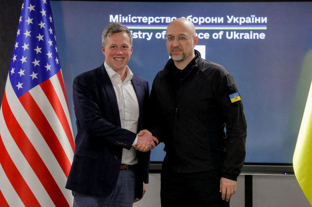 Мир через силу: что означает визит представителей Пентагона в Киев