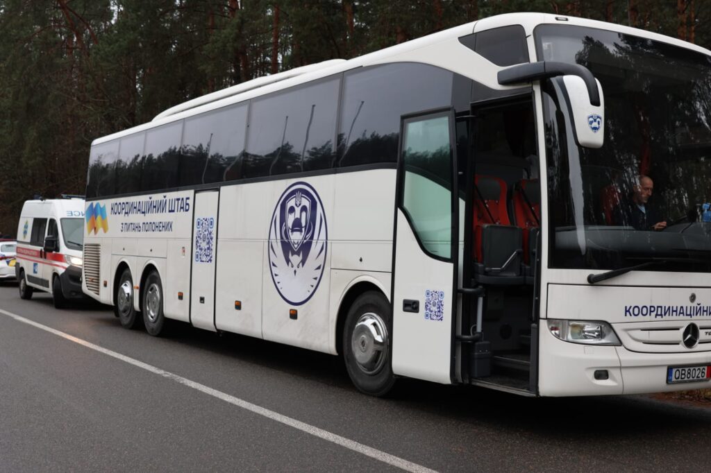 Ukraine returns 31 civilians from Belarus