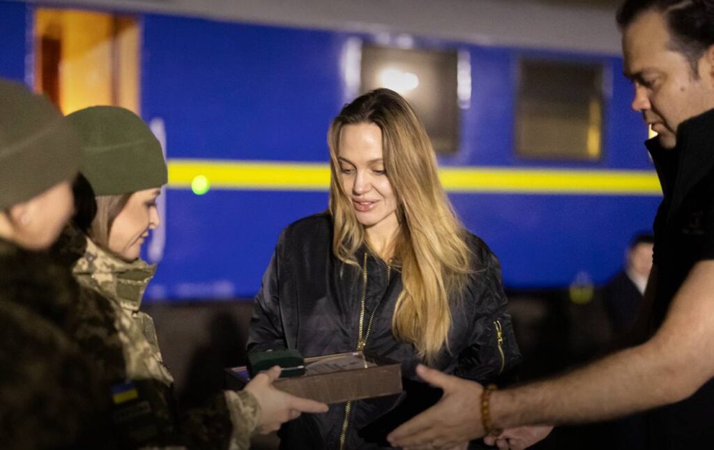 “People Safari” in Ukraine: Angelina Jolie talks about her visit to Kherson and Mykolaiv