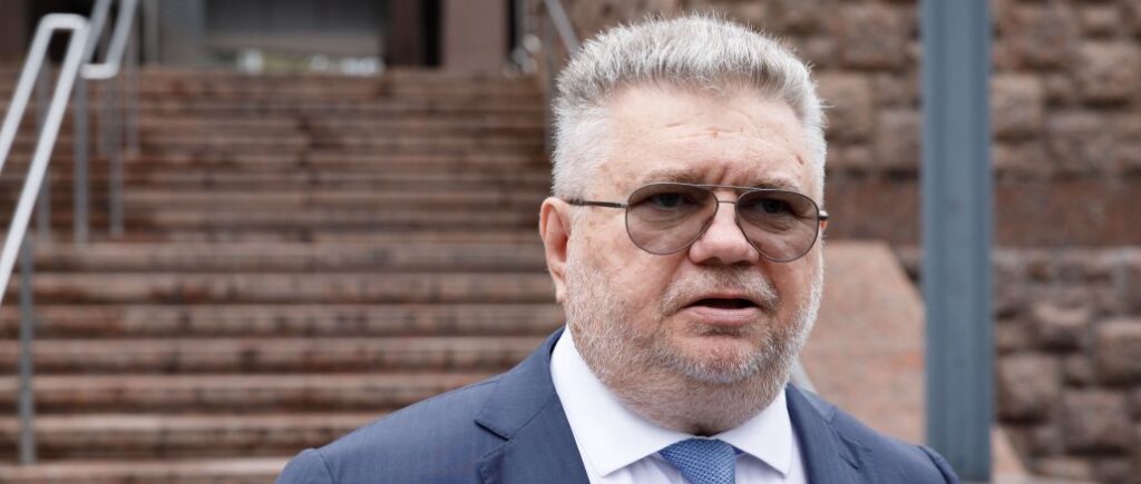 Факт грубого порушення: адвокат Головань оприлюднив рішення суду про блокування закордонних поїздок Порошенка