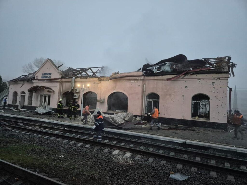 Ukrzaliznytsia suspended suburban flights due to infrastructure damage