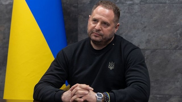 Єрмак звинуватив політичних опонентів у спробах використати корупційний скандал проти влади