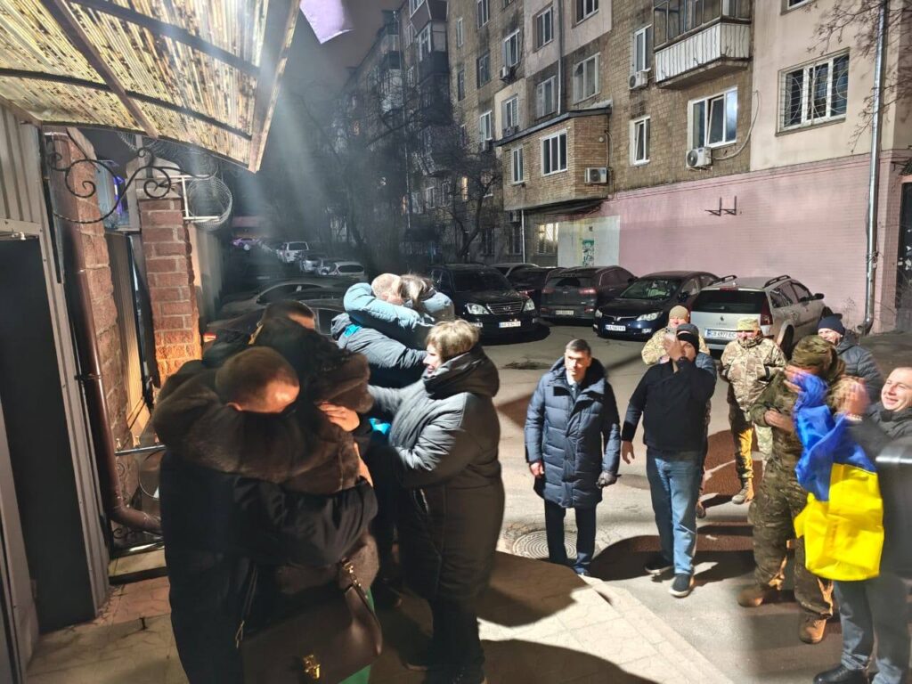 Свавілля влади дало тріщину: співробітників  УДО, яких утримували в СІЗО, щоб вибити покази на Порошенка, звільнили з-під варти