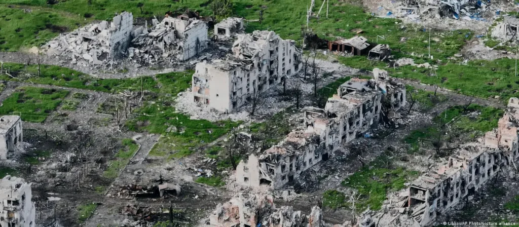 Туризм на руїнах: що задумала Росія на Донбасі