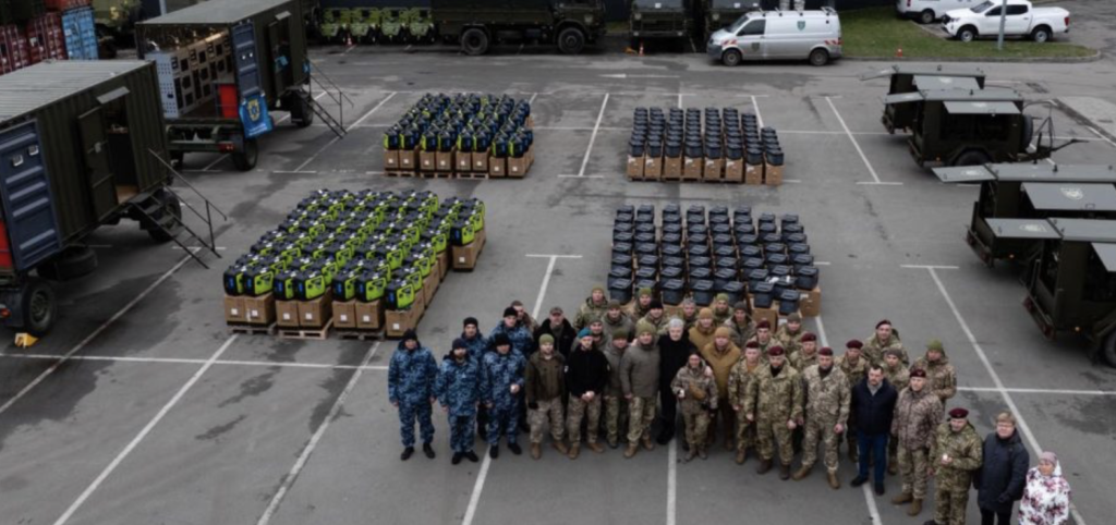 Poroshenko donated a large batch of power equipment – generators and charging stations – to the military.