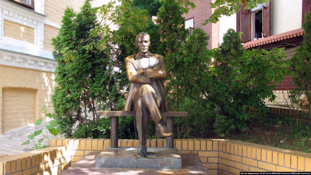 Monument to the ‘RuskiyMir’: Why Bulgakov Is Back in the Spotlight