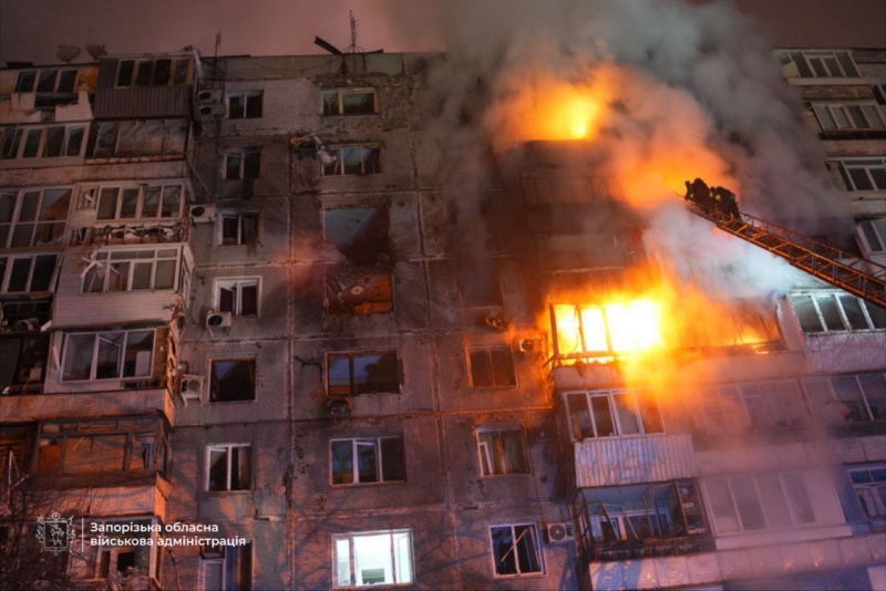 Russian drone attacked a high-rise building in Zaporizhia: there are injuries