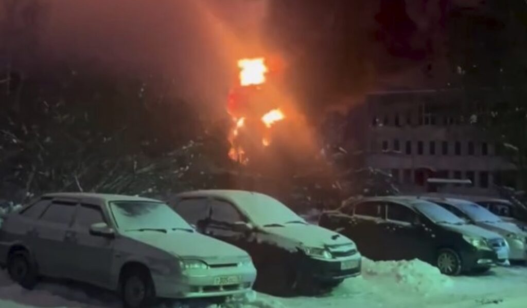 Drones strike powerful blow in Yaroslavl region: Temp oil depot on fire