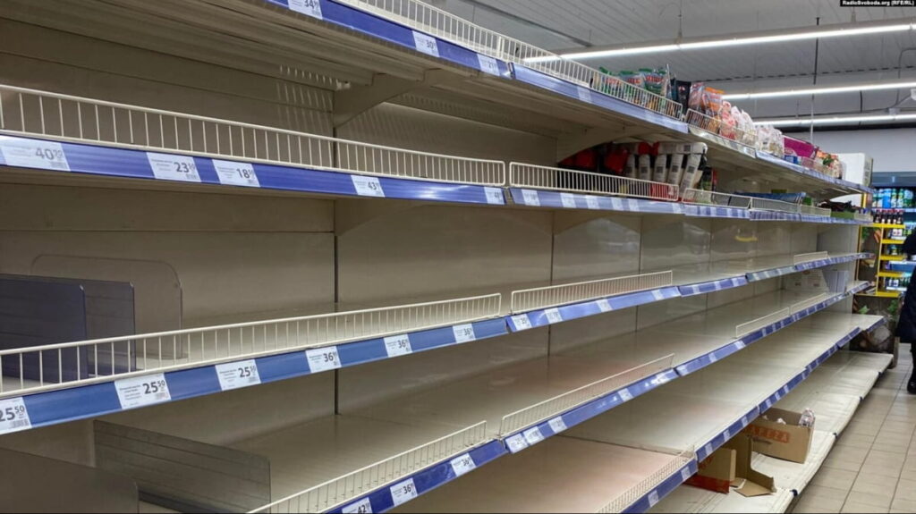 Some supermarkets in Kyiv and the region closed due to blackout
