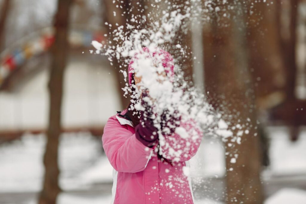 Slight warming and icy surprises: weekly forecast
