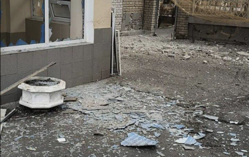 Russians hit a medical facility in Kherson: there is damage