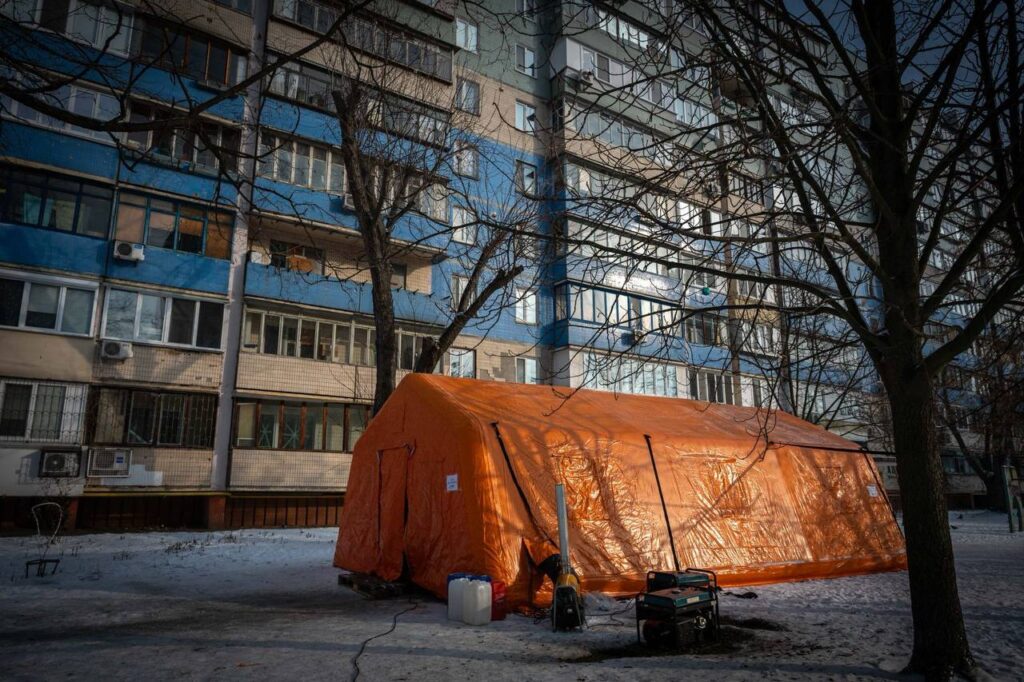 Over a thousand houses in Kyiv still remain without heating