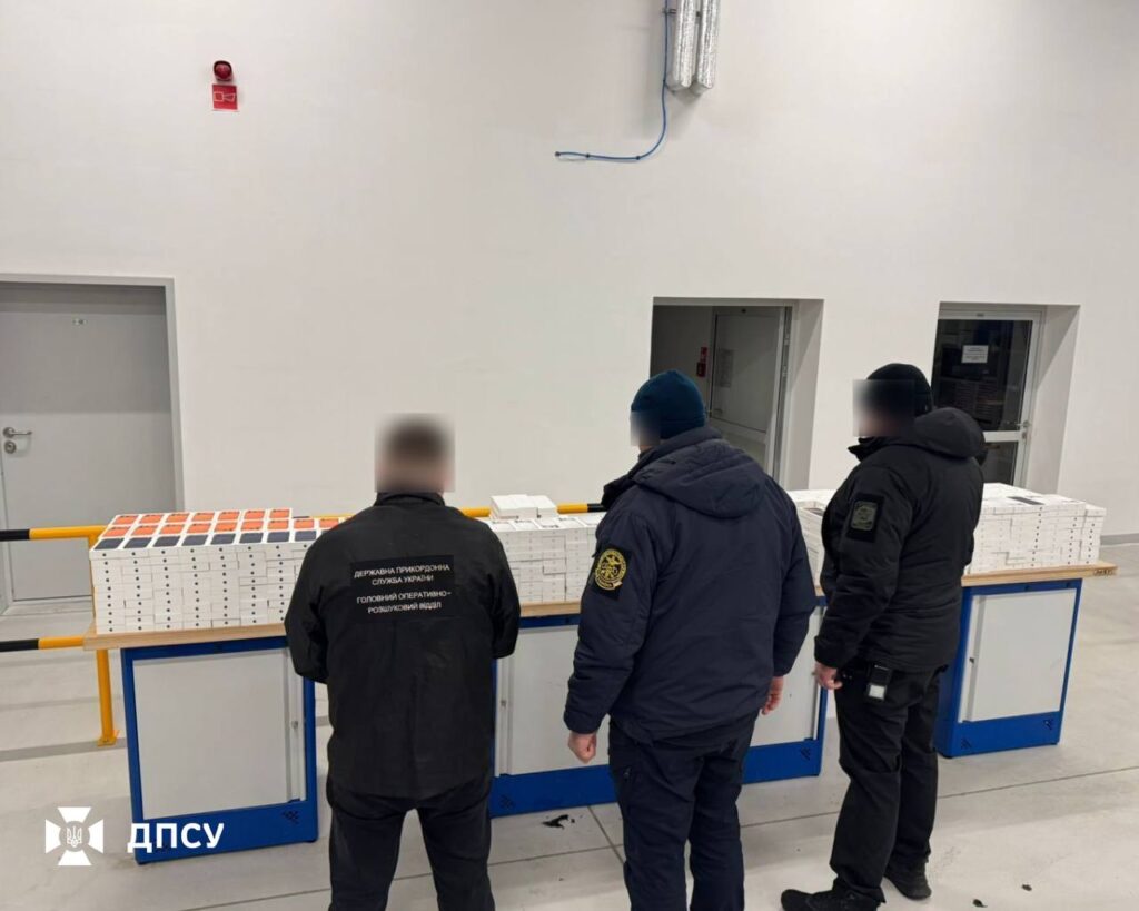 Apple equipment worth 35 million hryvnias: a large-scale smuggling operation was uncovered in Ukraine