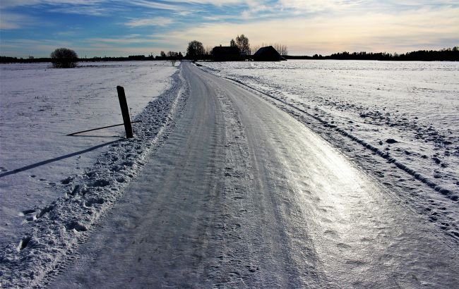 Bad weather will cover Ukraine: forecasters warn of snow, fog and ice