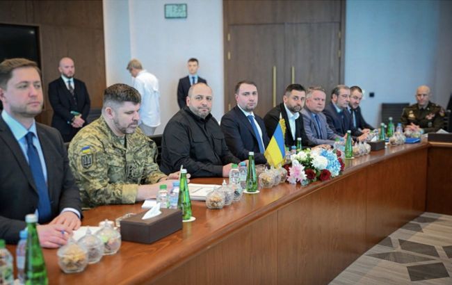 Ukraine has formed a team to meet with the US and Russia