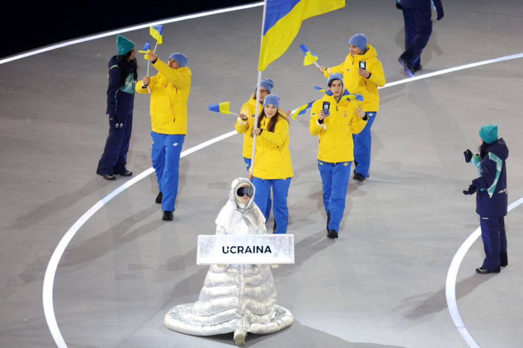 Табличку України на відкритті Олімпіади несла громадянка РФ