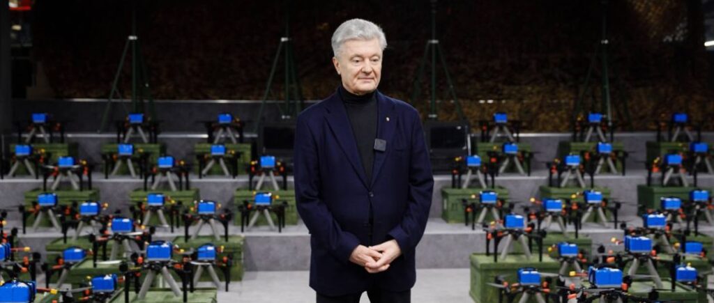 Poroshenko hands over the first batch of Stark 13 FPV bombers to the troops