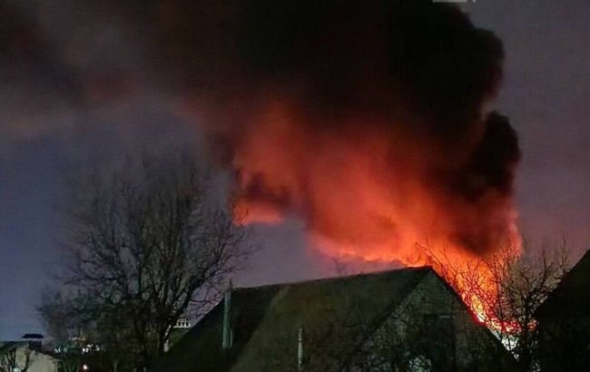 Explosions heard in occupied Luhansk: drones attacked an oil depot