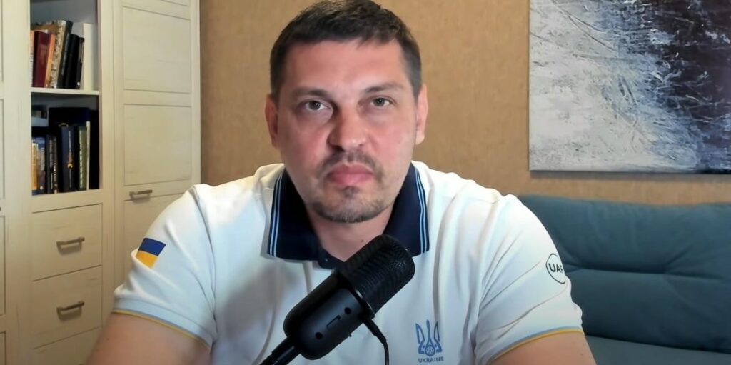 Зе-пропагандист Золкін обурився питанню, чому він не йде на війну добровольцем: “#бануті якісь чи що?”