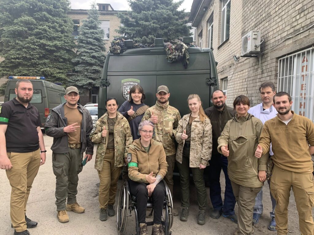 “Ворушиться глухий гнів”: як українці реагують на медійні атаки проти “Госпітальєрів”