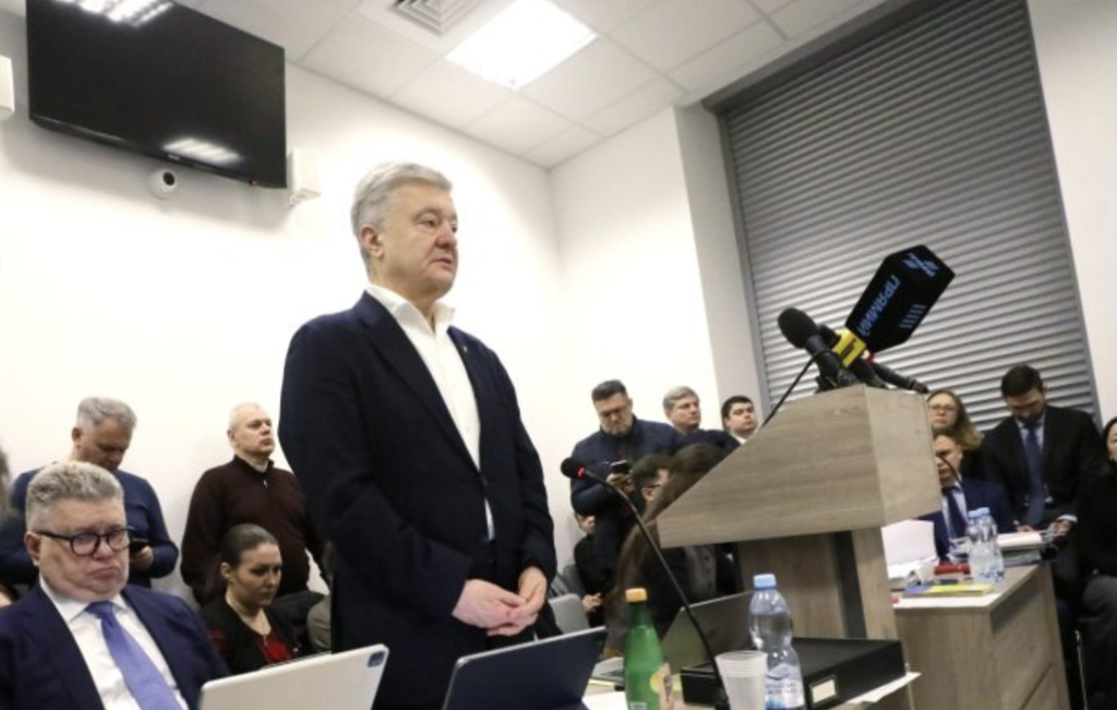 Poroshenko at the Supreme Court: Illegal sanctions hinder the protection of people and businesses from Russian missiles and martyrs