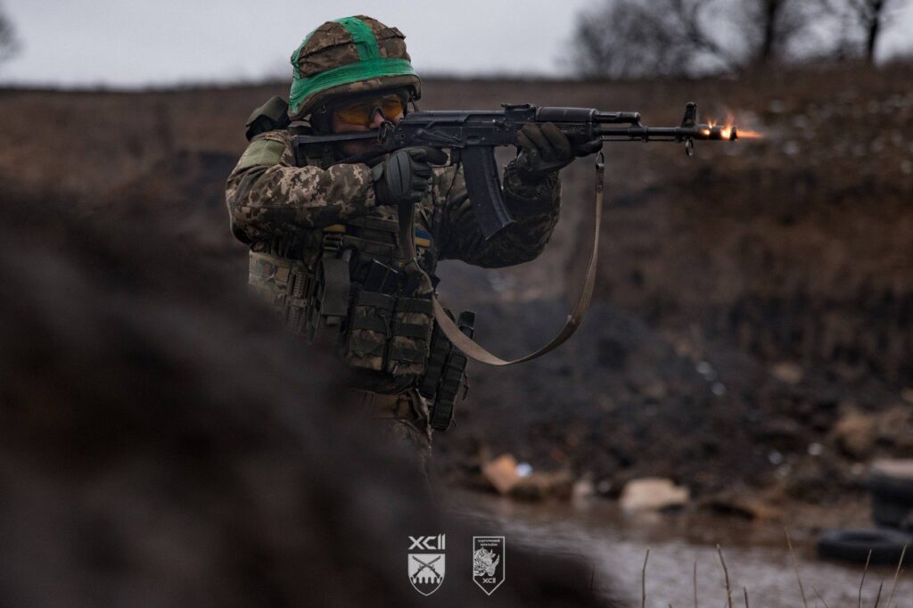 Втратили 264 одиниці техніки та 405 військових: ЗСУ зірвали найбільшу спробу механізованого наступу росіян