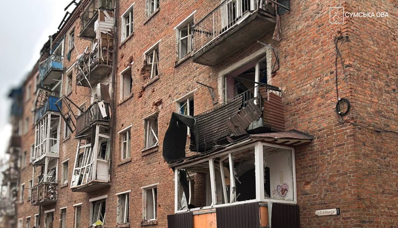 Росіяни скинули дві авіабомби на Глухів: постраждало 9 людей, серед них – дитина