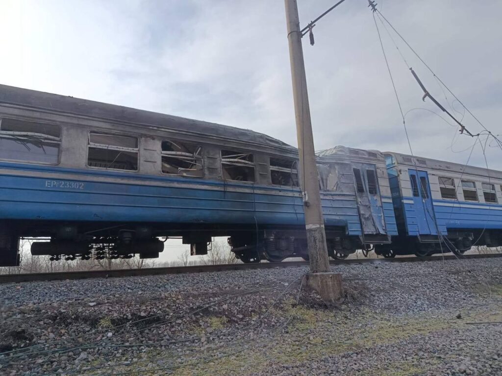 Russians attacked a commuter train in the Dnipropetrovsk region with a drone, one person was killed and several were injured