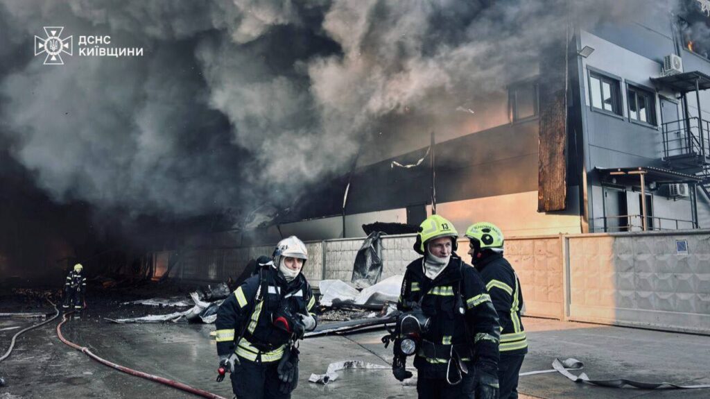 A large-scale fire broke out in a warehouse in the Kyiv region: what is known