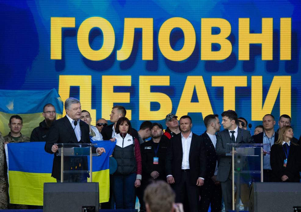 Річниця дебатів на стадіоні: що обіцяв Зеленський і що передбачив Порошенко?