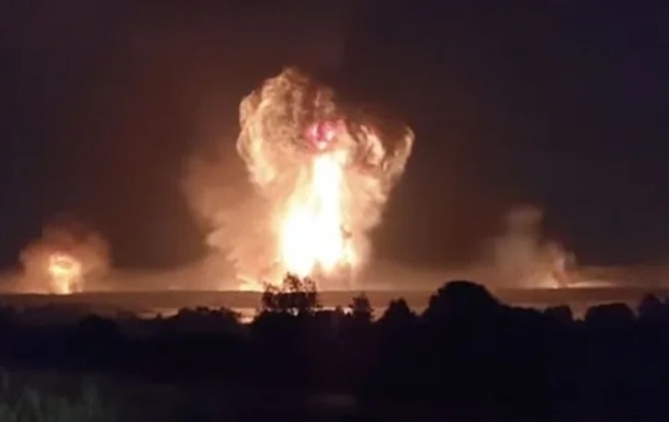 У Криму прогриміли вибухи біля військових об’єктів