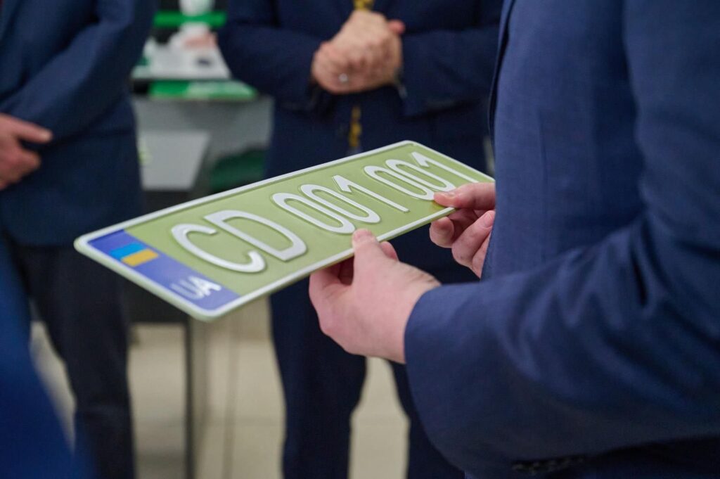 Diplomatic license plates have been changed in Ukraine: what does this mean?