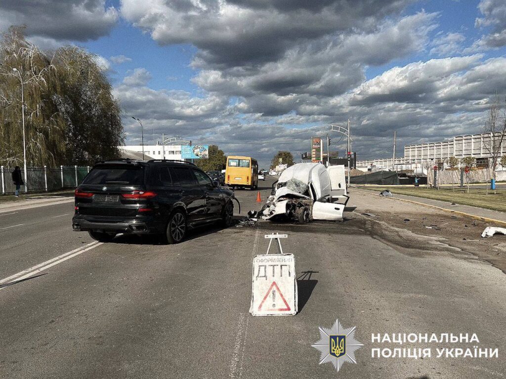 В Киевской области произошло масштабное ДТП с участием сразу пяти автомобилей: детали аварии