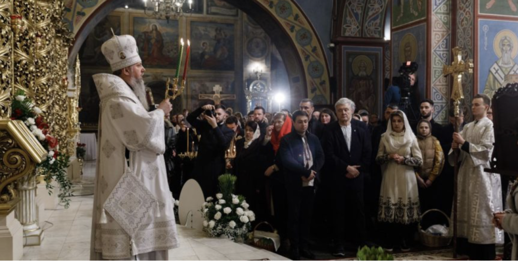 Petro Poroshenko: On Easter, we pray for our military and for peace in our land.
